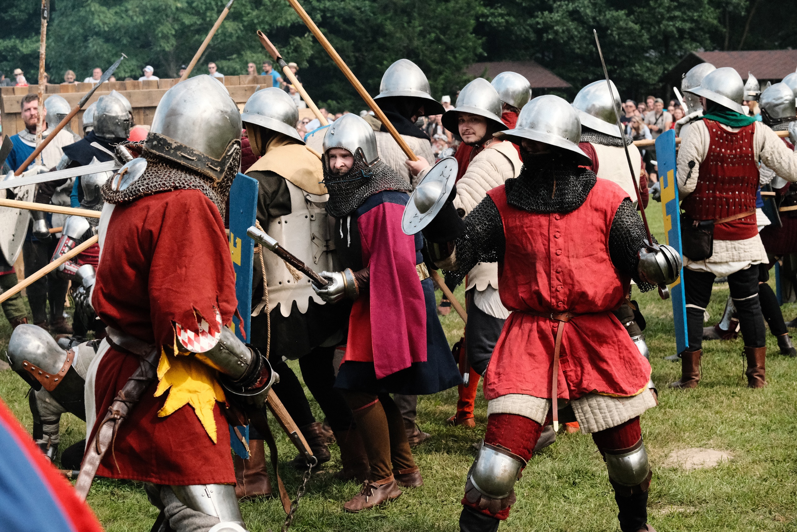 Массовые сражения рыцарей и бугурты на фестивале Наш Грунвальд